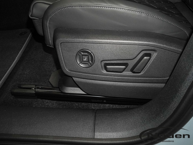 SQ5 Audi Exklusiv Farbe Pfeilgrau HUD S tandheiz