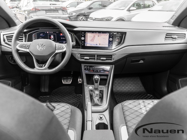 Taigo TSI R-Line 1.5 Navi digitales Cockpit LED Blendfreies Fernl. Kurvenlicht