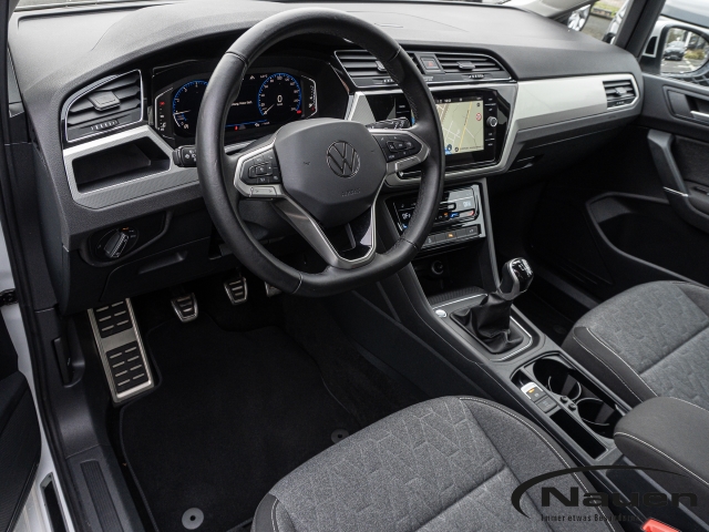 Touran R-Line Move 1,5l TSI *7-Sitzer*AHK*KAMERA*NAVI*