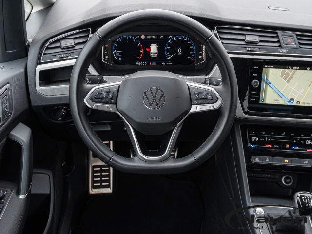 Touran R-Line Move 1,5l TSI *7-Sitzer*AHK*KAMERA*NAVI*