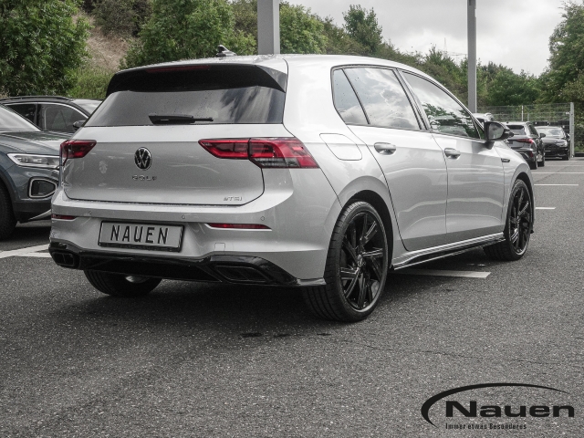 Golf VIII 1.5 eTSI DSG R-Line Sportpaket HUD El. Panodach Navi LED Sperrdiff. ACC