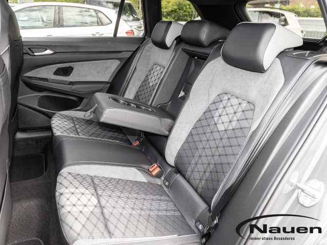 Golf Variant 1.5 eTSI R-Line Black Style *mtl. 269,- 4,99%*