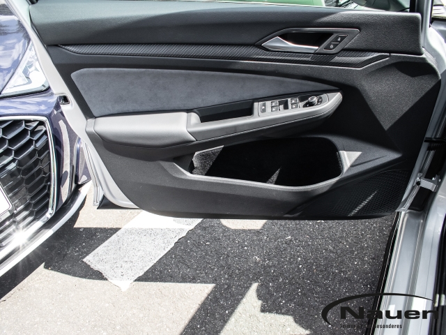 Golf VIII 1.5 TSI DSG R-Line Black Style Panorama