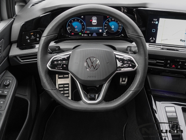 Golf R-Line Pano,Harman Kardon,ACC,MATRIX