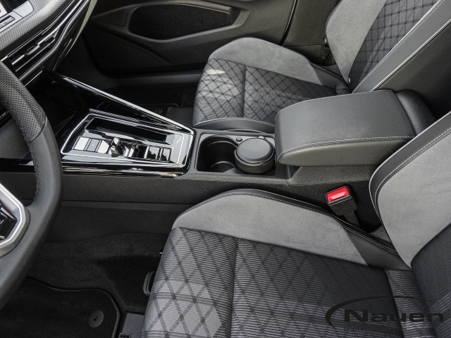 Golf VIII 1.5 TSI DSG R-Line HUD, Pano, Rückfahrkamera