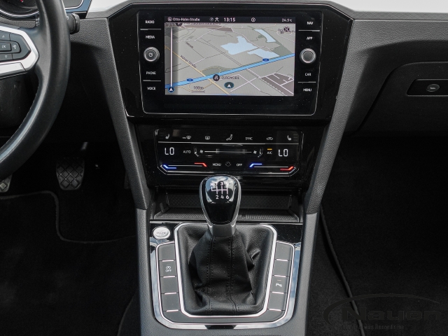 Passat 2.0 TDI Business NAVI,KAMERA,MASSAGE,LED