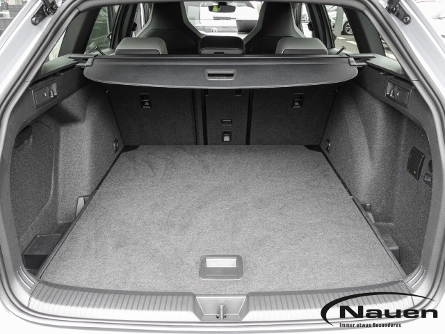 Golf Variant VIII 2.0 TDI DSG R-Line Pano, HUD, Rear View