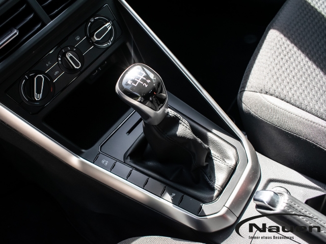 Polo VI 1.0 Life *mtl. 179,- 5,99%* Navi LED Apple CarPlay