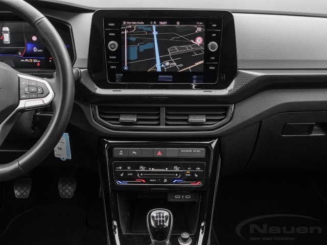 T-Cross Life *ACC*NAVI*SHZ*APP-CONNECT*