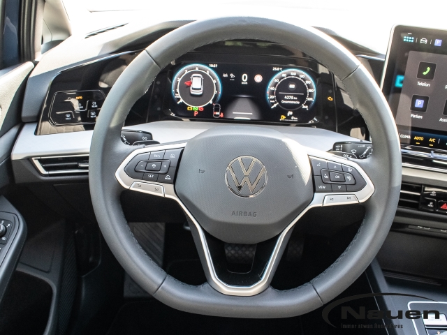 Golf 1.5 TSI DSG *Navi*LED*ACC*DC*