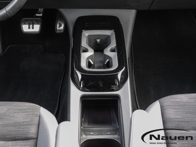 ID.4 Pure Performance *NAVI*KAMERA*SHZ+LHZ*LED*