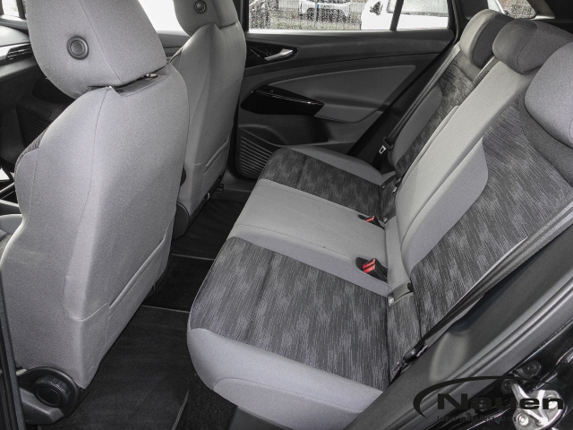 ID.4 Pure Performance *NAVI*KAMERA*SHZ+LHZ*LED*