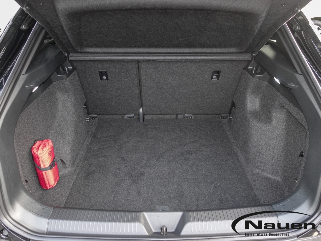 ID.4 Pure Performance *NAVI*KAMERA*SHZ+LHZ*LED*