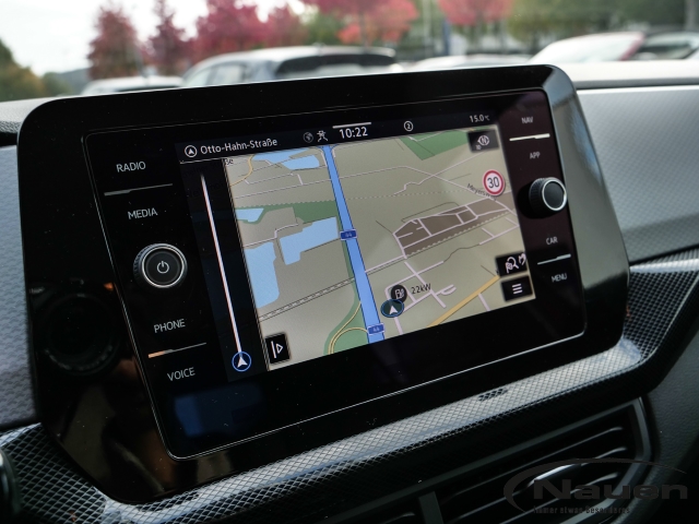 T-Cross Life *AHK*ACC*KAMERA*NAVI*MATRIX*SHZ*