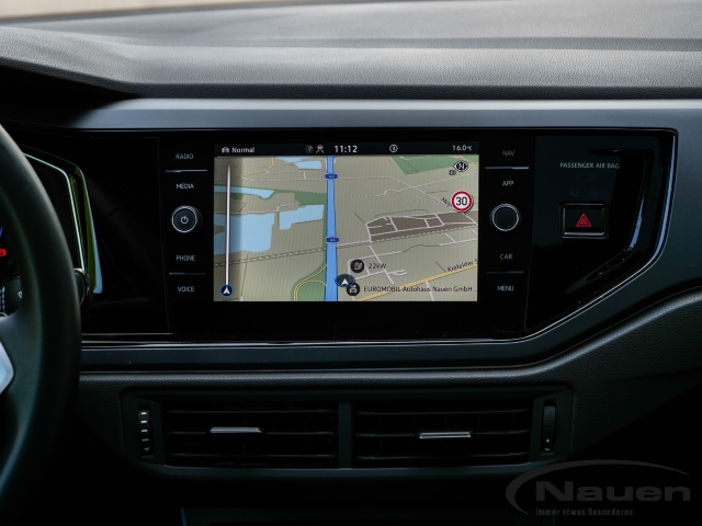 Polo 1.0 TSI R-Line *NAVI*PANO*KAMERA*BEATS*MATRIX*