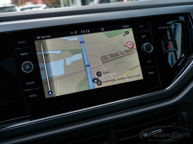 Polo 1.0 TSI R-Line *NAVI*PANO*KAMERA*BEATS*MATRIX*