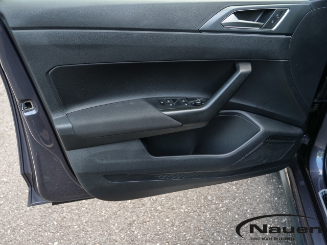 Polo 1.0 TSI R-Line *NAVI*PANO*KAMERA*BEATS*MATRIX*