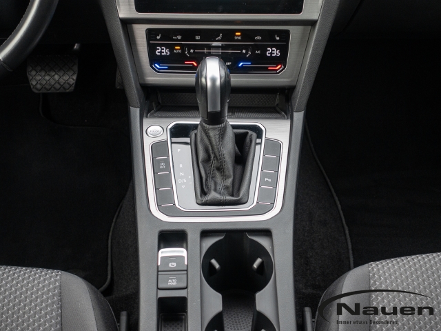 Passat 1.5 TSI DSG Conceptline *NAVI*KAMERA*LED*SHZ*