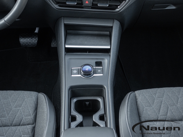 Tiguan Life 1.5 DSG,AHK,PANO,Head,NAVI,SHZ+LHZ