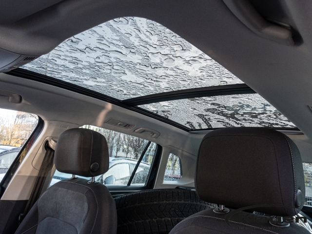 Tiguan 2.0 TDI DSG Elegance, Panorama, Kamera