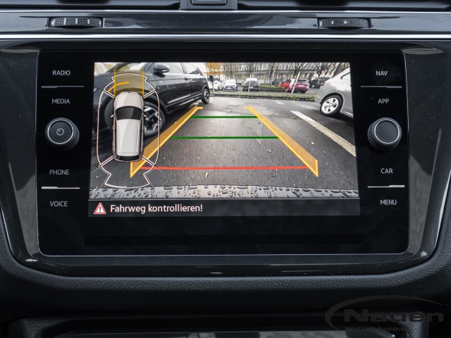 Tiguan 2.0 TDI DSG Elegance, Panorama, Kamera
