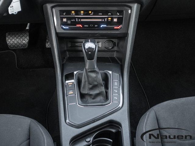 Tiguan 2.0 TDI DSG Elegance, Panorama, Kamera