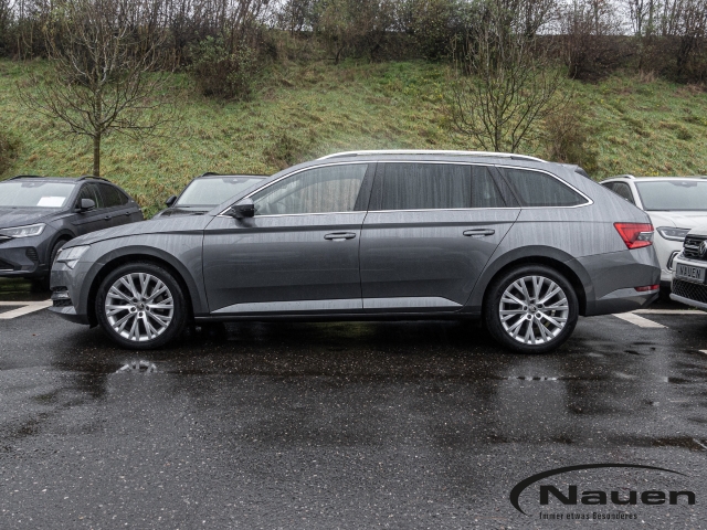 Superb Combi 2.0 TDI Style StandHZG AHK Navi Digitales Cockpit