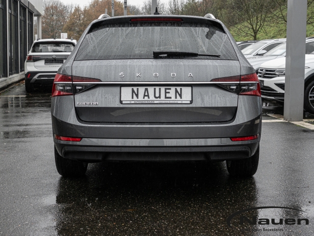 Superb Combi 2.0 TDI Style StandHZG AHK Navi Digitales Cockpit