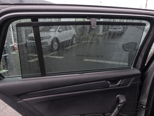 Superb Combi 2.0 TDI Style StandHZG AHK Navi Digitales Cockpit