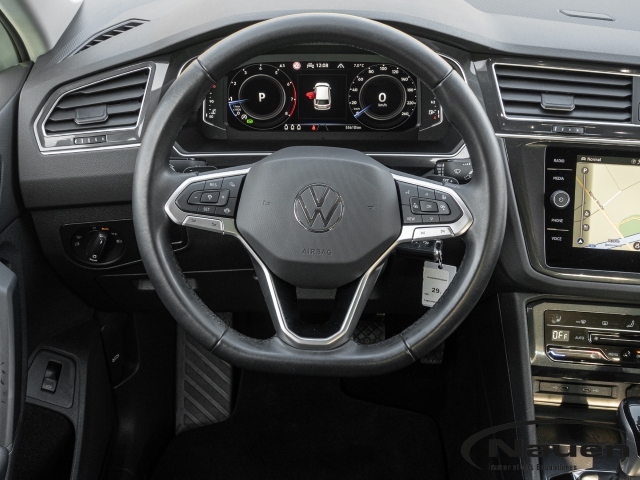 Tiguan 2.0 TSI Elegance 4Motion *AHK*ACC*KAMERA*NAVI*