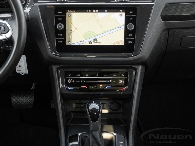 Tiguan 2.0 TSI Elegance 4Motion *AHK*ACC*KAMERA*NAVI*
