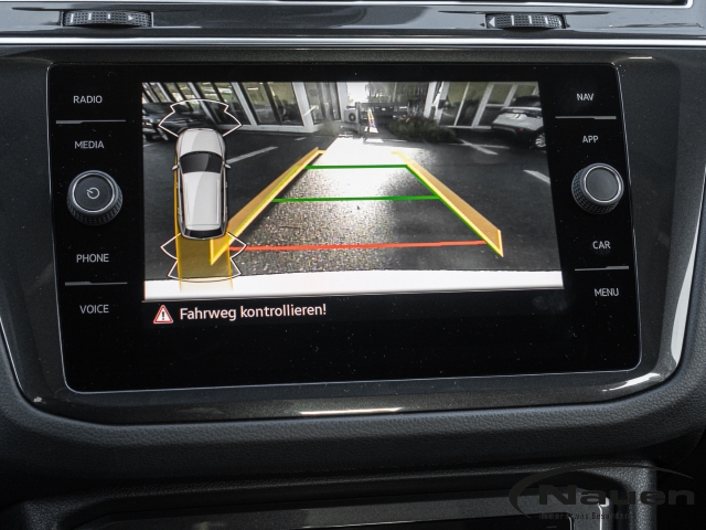 Tiguan 2.0 TSI Elegance 4Motion *AHK*ACC*KAMERA*NAVI*