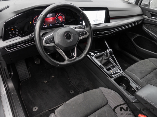 Golf VIII 1.5 TSI Style, AHK,Kamera,Navi,