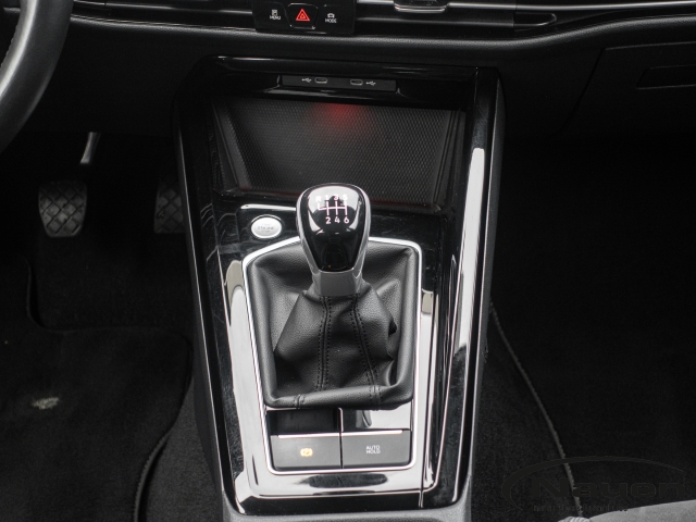 Golf VIII 1.5 TSI Style, AHK,Kamera,Navi,