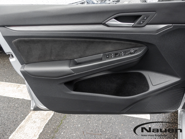 Golf VIII 1.5 TSI Style, AHK,Kamera,Navi,