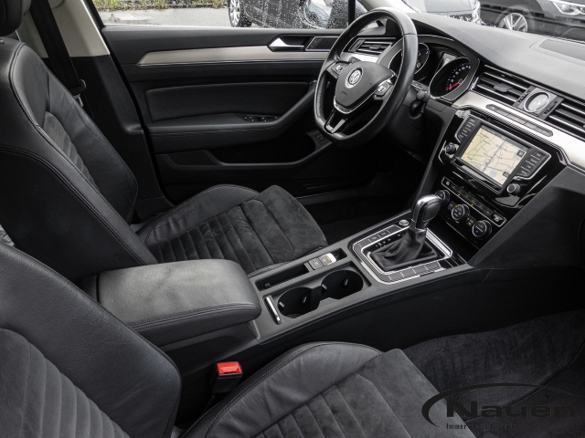 Passat Variant 2.0 TDI R-Line Highline *ACC*NAVI*LED*CLIMATR.*