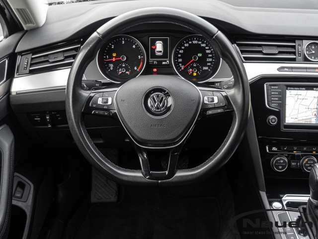 Passat Variant 2.0 TDI R-Line Highline *ACC*NAVI*LED*CLIMATR.*