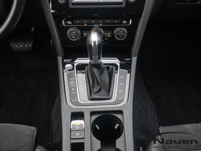 Passat Variant 2.0 TDI R-Line Highline *ACC*NAVI*LED*CLIMATR.*