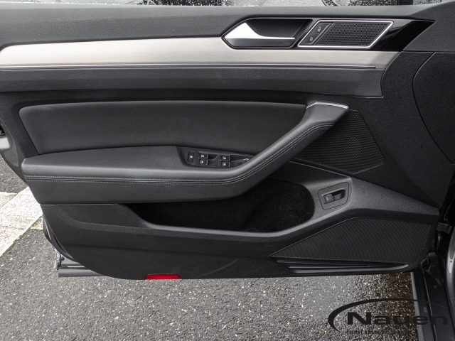 Passat Variant 2.0 TDI R-Line Highline *ACC*NAVI*LED*CLIMATR.*