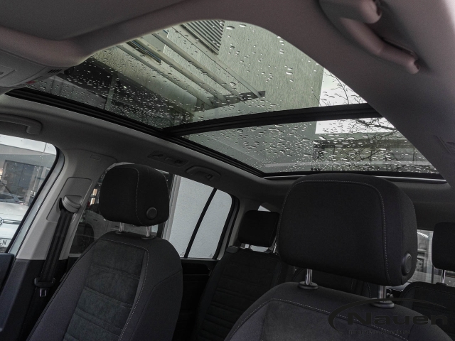 Touran 1.5 TSI DSG Highline AHK Panodach Navi Digitales Cockpit
