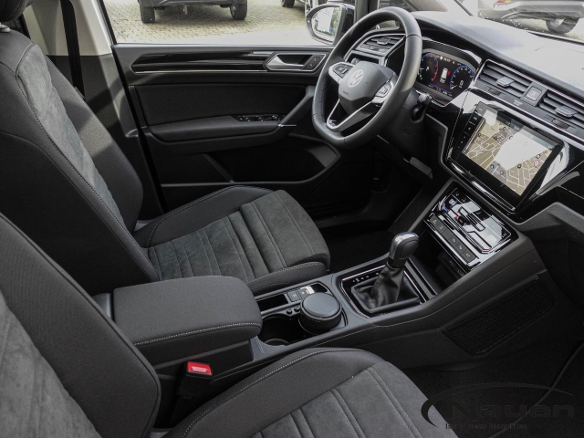 Touran 1.5 TSI DSG Highline AHK Panodach Navi Digitales Cockpit