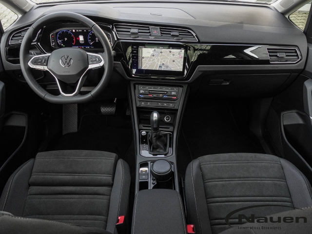 Touran 1.5 TSI DSG Highline AHK Panodach Navi Digitales Cockpit