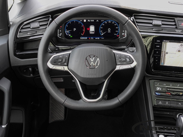 Touran 1.5 TSI DSG Highline AHK Panodach Navi Digitales Cockpit