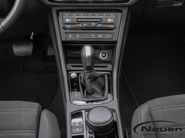 Touran 1.5 TSI DSG Highline AHK Panodach Navi Digitales Cockpit
