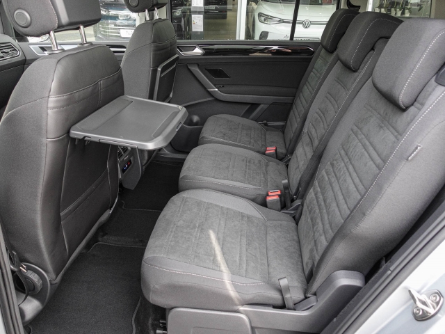 Touran 1.5 TSI DSG Highline AHK Panodach Navi Digitales Cockpit