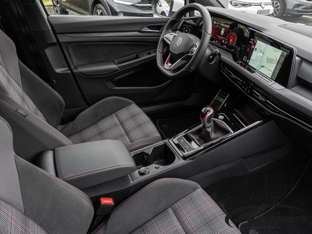 Golf GTI VIII *ACC*NAVI*KAMERA*SHZ+LHZ*CLIMATRONIC*