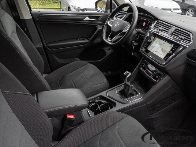 Tiguan Elegance 2.0 TDI *AHK*MATRIX*NAVI*LED*SHZ*