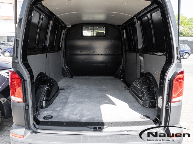 Transporter T 6.1 Kasten kurzer Radstand 2.0 TDI *AHK*CLIMATIC*PDC*