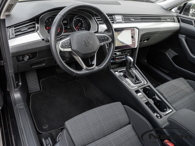 Passat DSG *ACC*AHK*NAVI*LED*CLIMATRONIC*APP-CONNECT*
