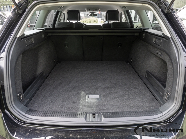 Passat DSG *ACC*AHK*NAVI*LED*CLIMATRONIC*APP-CONNECT*